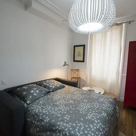 Studio Au Coeur Des Batignolles Apartman